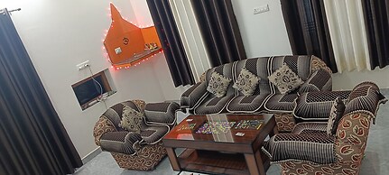 Hariom Home Stay By GRB