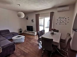 Quiet Family-friendly Trogir Apartment