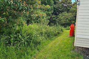 2 Bed Lodge - Sleeps 5 - Parking - Pets - Wifi