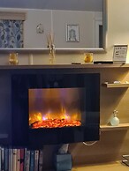 2 Bed Lodge - Sleeps 5 - Parking - Pets - Wifi