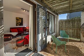 Charming Garden Cottage-campsbay