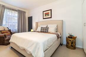 Charming Garden Cottage-campsbay