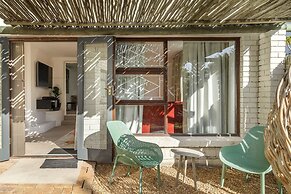 Charming Garden Cottage-campsbay