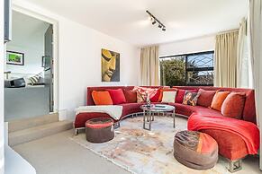 Charming Garden Cottage-campsbay
