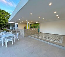 Zaba Beach House