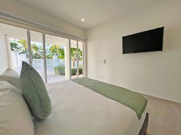 Zaba Beach House