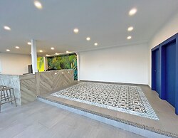 Zaba Beach House
