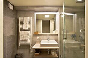 HOTEL ROUSSEAU PLUS