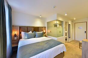 HOTEL ROUSSEAU PLUS