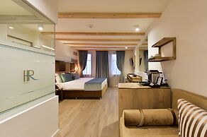 HOTEL ROUSSEAU PLUS