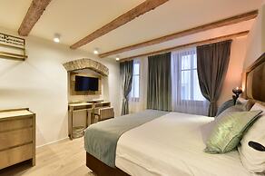 HOTEL ROUSSEAU PLUS