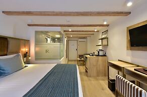HOTEL ROUSSEAU PLUS