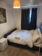 City Centre - 2 Bedrooms - Pet Friendly - Garden