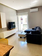 Karyatis - Apartment on the Road of History