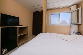 Pyramids Express View Inn