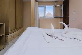 Pyramids Express View Inn