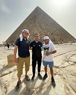 Pyramids Express View Inn