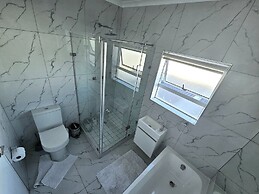 Dolphin Ridge Seaside Apartment