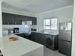 Dolphin Ridge Seaside Apartment