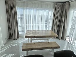 Dolphin Ridge Seaside Apartment