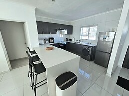 Dolphin Ridge Seaside Apartment