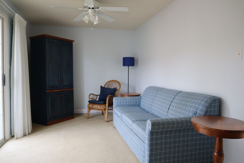 Blue Shore Resort