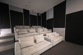 VOU Suites by Avia Suites