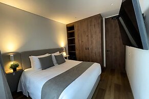 VOU Suites by Avia Suites