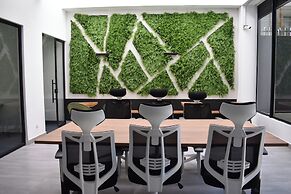 VOU Suites by Avia Suites