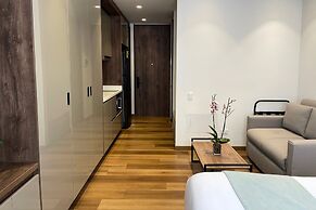 VOU Suites by Avia Suites