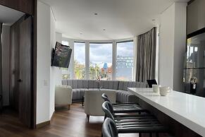 VOU Suites by Avia Suites
