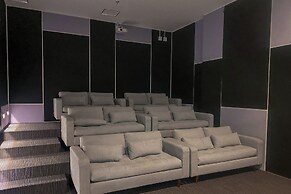 VOU Suites by Avia Suites