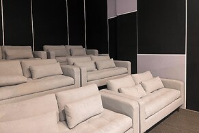 VOU Suites by Avia Suites