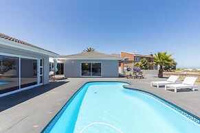 Beachfront, Private Pool, Pizza Oven, Pool Table, Fast Internet, Famil