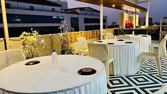 Hotel Pravasa Stay, Dewas Naka