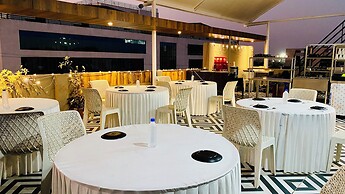 Hotel Pravasa Stay, Dewas Naka