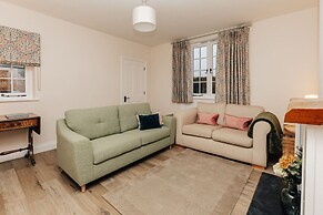 Old Town Cottage - From 350 Per Night