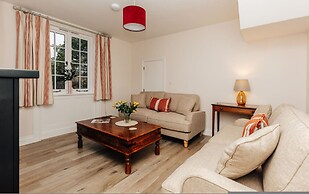 Old Town Cottage - From 350 Per Night