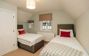 Old Town Cottage - From 350 Per Night