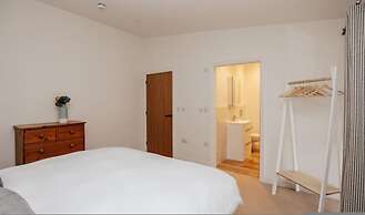Cart Shed 1 - From 140 Per Night