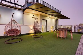 Hotel Grey Sky