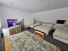 SnoozeDen Westmead – Windsor Castle & Legoland