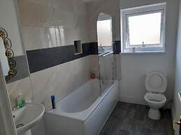 2-bed Apartment Near Beaches & Attractions Petsok