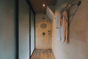 Loji Nyanyi Suite & Brew
