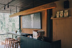 Loji Nyanyi Suite & Brew