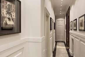 Roof Suite Rome Suitable for 6 Persons