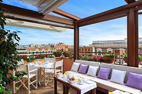 Roof Suite Rome Suitable for 6 Persons