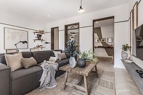 Broto - 4 Bedrooms in Malasa a