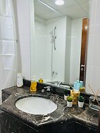 Stunning Studio Dubai with Rooftop Pool