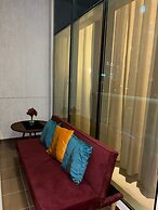 Stunning Studio Dubai with Rooftop Pool